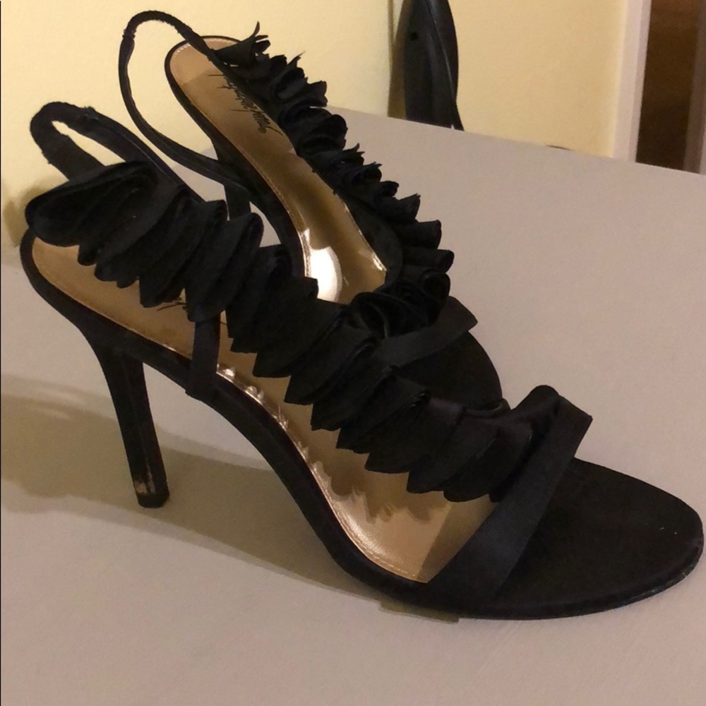 Black ruffle wrap around heel
